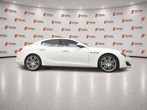 Used 2019 Maserati Ghibli S Q4 AWD/4WD image 46