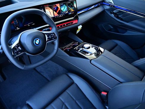 New 2026 BMW i5 eDrive40 image 10