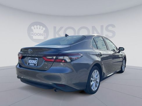 Used 2022 Toyota Camry LE image 7