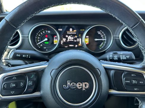 Used 2023 Jeep Wrangler Unlimited Sahara w/ Cold Weather Group AWD/4WD image 23