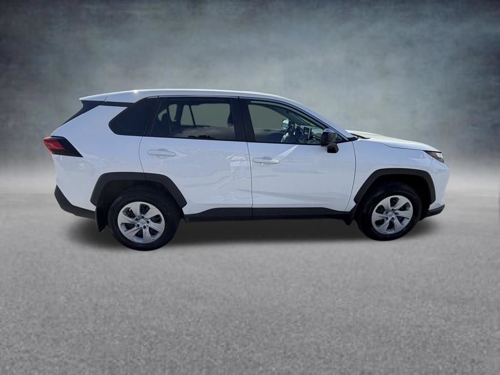 Used 2024 Toyota RAV4 LE AWD/4WD image 7