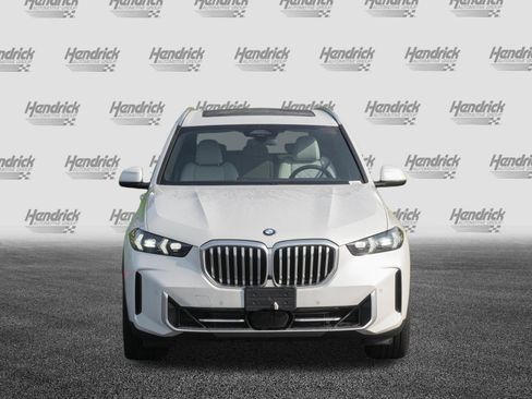 Used 2024 BMW X5 xDrive40i AWD/4WD image 3