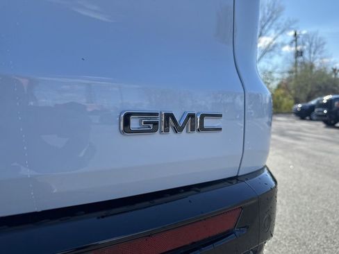 New 2026 GMC Acadia Denali Ultimate w/ LPO, Floor Liner Package AWD/4WD image 72
