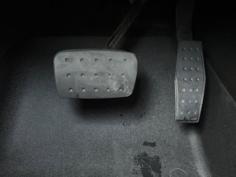 Used 2022 GMC Acadia AT4 w/ Technology Package image 48