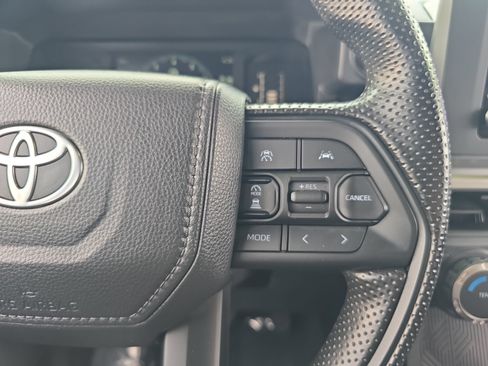 Certified 2025 Toyota Tacoma SR5 AWD/4WD image 22