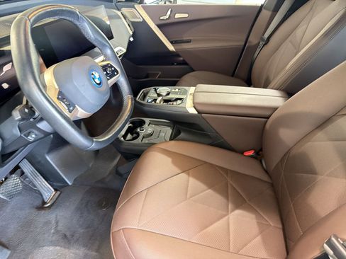 Used 2024 BMW iX xDrive50 w/ Premium Package AWD/4WD image 3