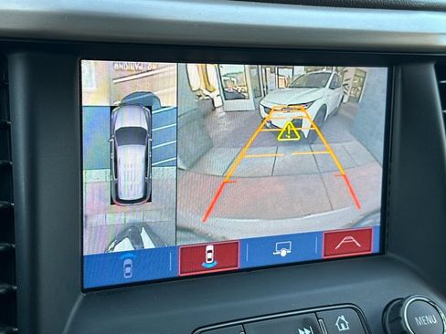 Used 2017 GMC Acadia Denali w/ Technology Package AWD/4WD image 24