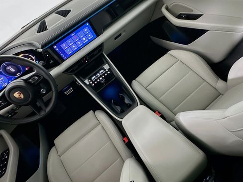 Used 2024 Porsche Macan 4 Electric image 18