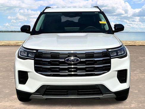 Used 2025 Ford Explorer Active image 5