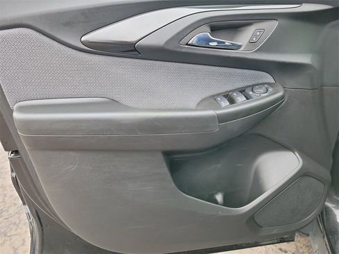 Used 2023 Chevrolet TrailBlazer LT w/ Convenience Package image 9