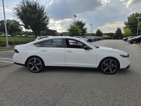 Used 2024 Honda Accord Sport image 9
