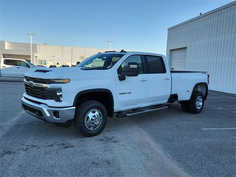 New 2026 Chevrolet Silverado 3500 LT w/ Leather Package image 3