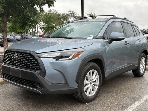 Used 2024 Toyota Corolla Cross LE image 16