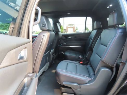 Used 2025 Chevrolet Traverse Z71 w/ Enhanced Driving Package AWD/4WD image 21