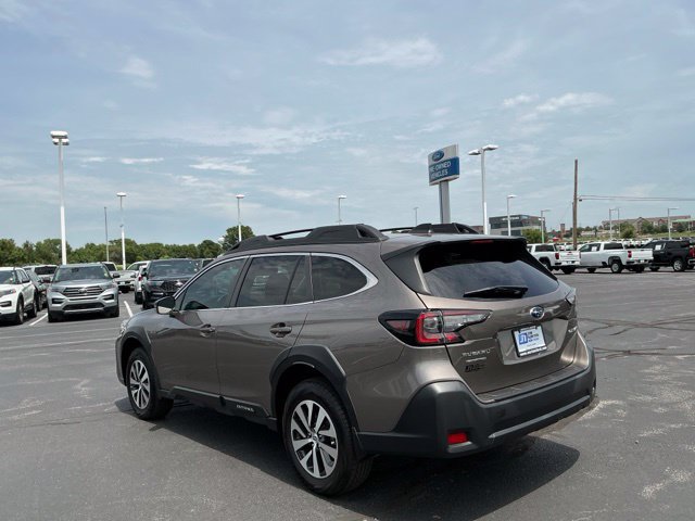 Used 2024 Subaru Outback Premium AWD/4WD image 5