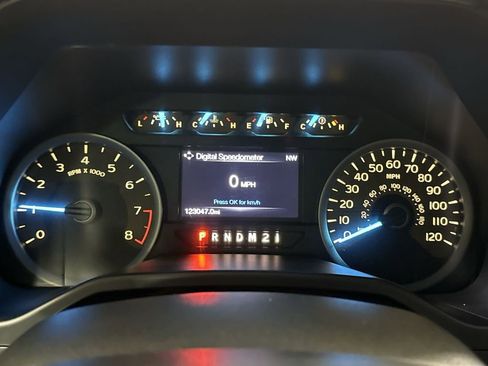 Used 2016 Ford F150 XLT w/ Equipment Group 302A Luxury AWD/4WD image 12