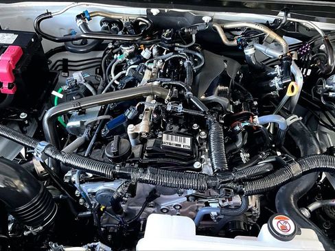 Certified 2025 Toyota Tacoma SR image 29