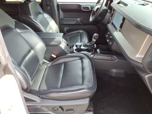 Certified 2025 Ford Bronco Outer Banks image 4