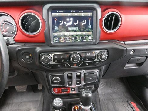 Used 2018 Jeep Wrangler Rubicon AWD/4WD image 19
