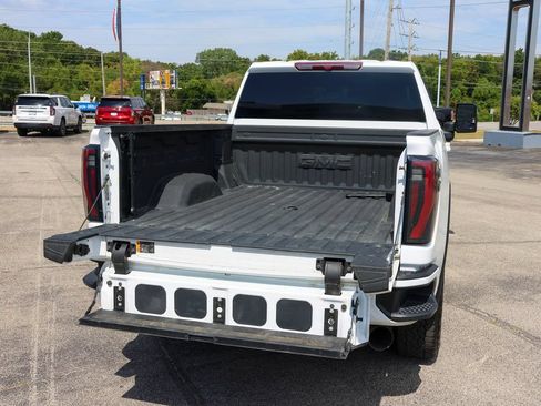 Used 2025 GMC Sierra 2500 AT4 AWD/4WD image 11