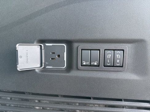 New 2026 Chevrolet Suburban High Country image 51