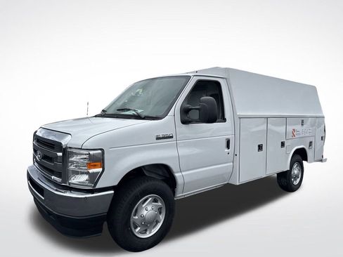 New 2026 Ford E-350 and Econoline 350 Super Duty w/ Power Equipment Group RWD image 9