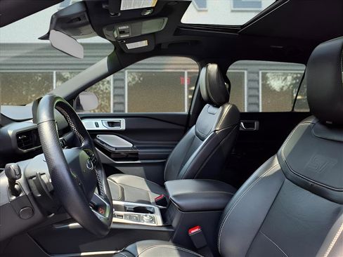 Used 2022 Ford Explorer ST w/ Equipment Group 401A image 13