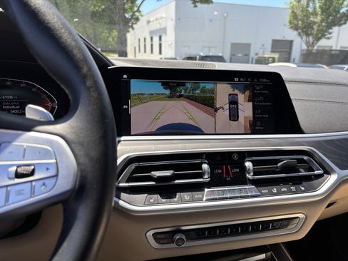 Used 2022 BMW X7 xDrive40i w/ Premium Package AWD/4WD image 31