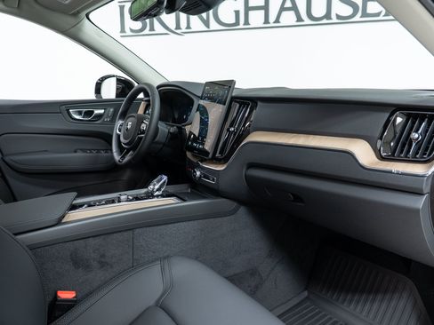 New 2026 Volvo XC60 B5 Core w/ Climate Package AWD/4WD image 21