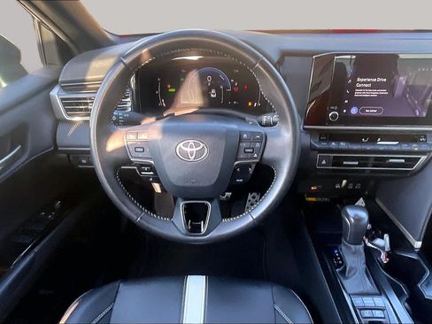 Used 2025 Toyota Camry SE w/ Convenience Package FWD image 6