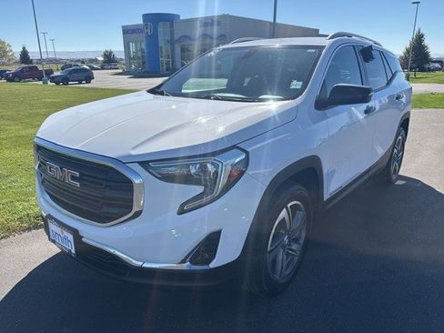 Used 2019 GMC Terrain SLT image 2