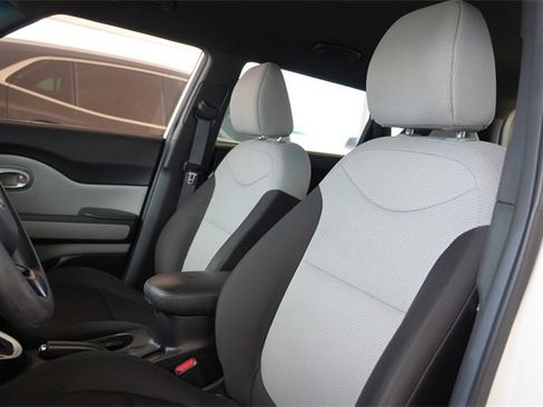 Used 2016 Kia Soul image 16