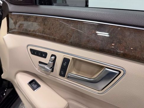 Used 2014 Mercedes-Benz E 350 4MATIC Sedan image 34