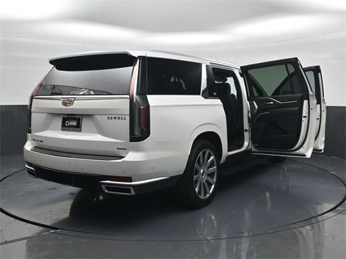 Used 2021 Cadillac Escalade ESV Premium Luxury Platinum image 37