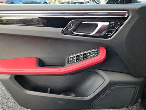 Used 2025 Porsche Macan image 20