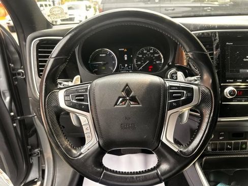 Used 2022 Mitsubishi Outlander 4WD Plug-In Hybrid image 25