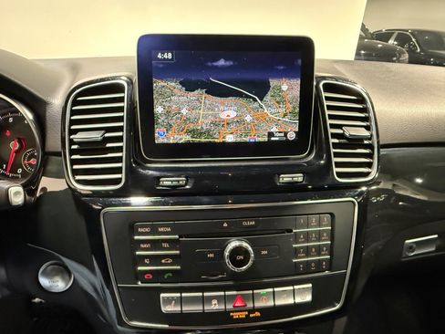 Used 2019 Mercedes-Benz GLE 400 4MATIC image 25