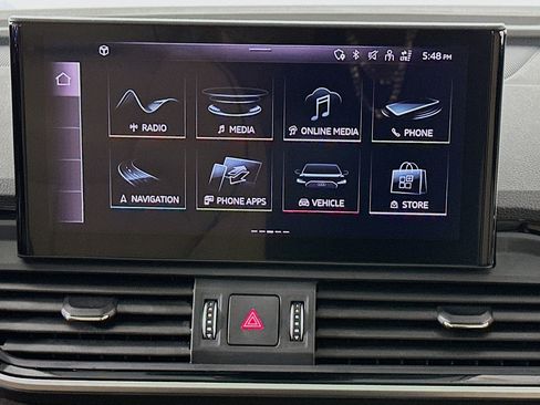 Used 2024 Audi Q5 e Premium Plus w/ Premium Plus Package image 12