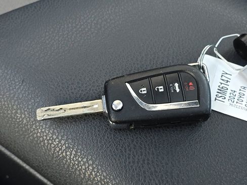 Used 2024 Toyota Camry SE AWD/4WD image 29