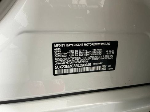 Certified 2025 BMW X7 xDrive40i w/ Executive Package AWD/4WD image 37