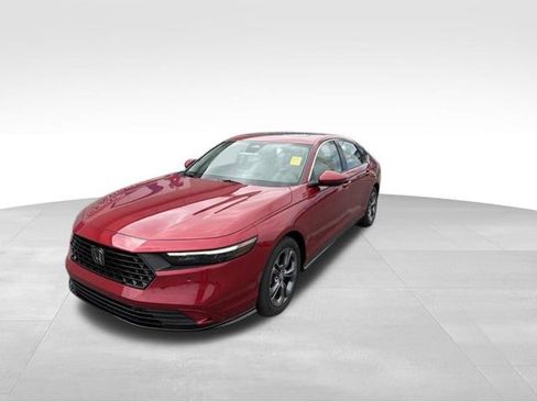 Used 2025 Honda Accord EX-L image 4