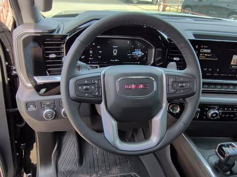 New 2026 GMC Sierra 1500 SLT image 18