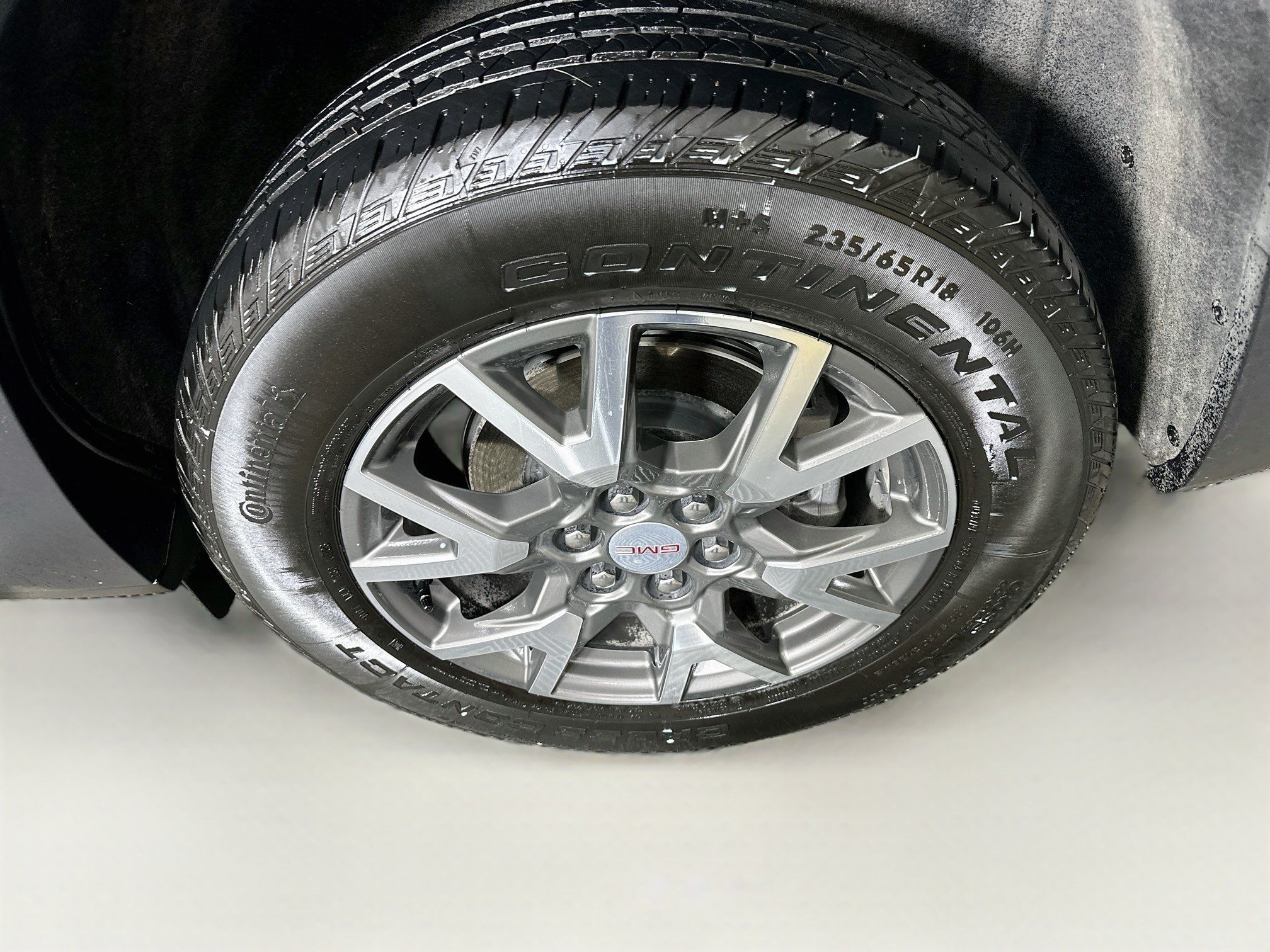 Used 2023 GMC Acadia SLE FWD image 11