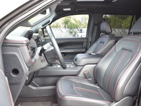 Used 2023 Ford Expedition Limited AWD/4WD image 6