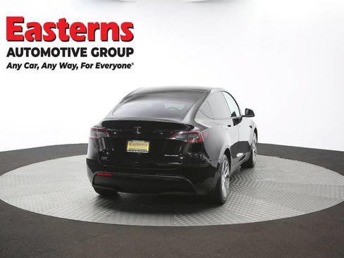 Used 2021 Tesla Model Y Long Range AWD/4WD image 32