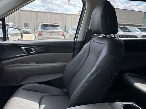 New 2026 Kia Carnival FWD image 20