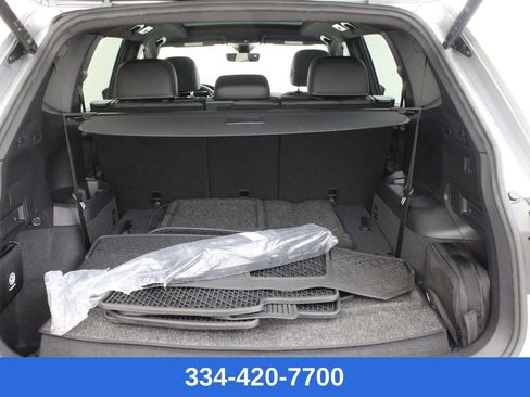 Used 2022 Volkswagen Tiguan SE R-Line image 29