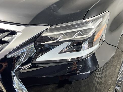 Used 2023 Lexus GX 460 Premium w/ Accessory Package image 12