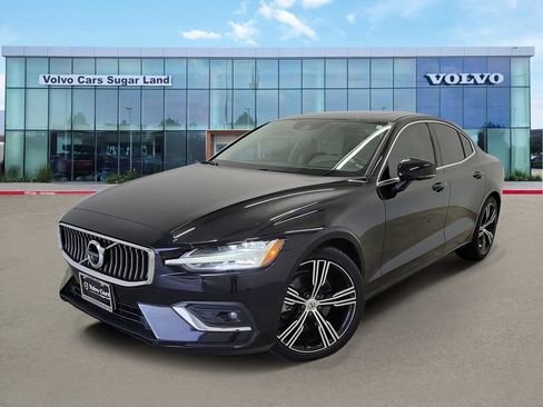 Used 2022 Volvo S60 B5 Inscription image 1
