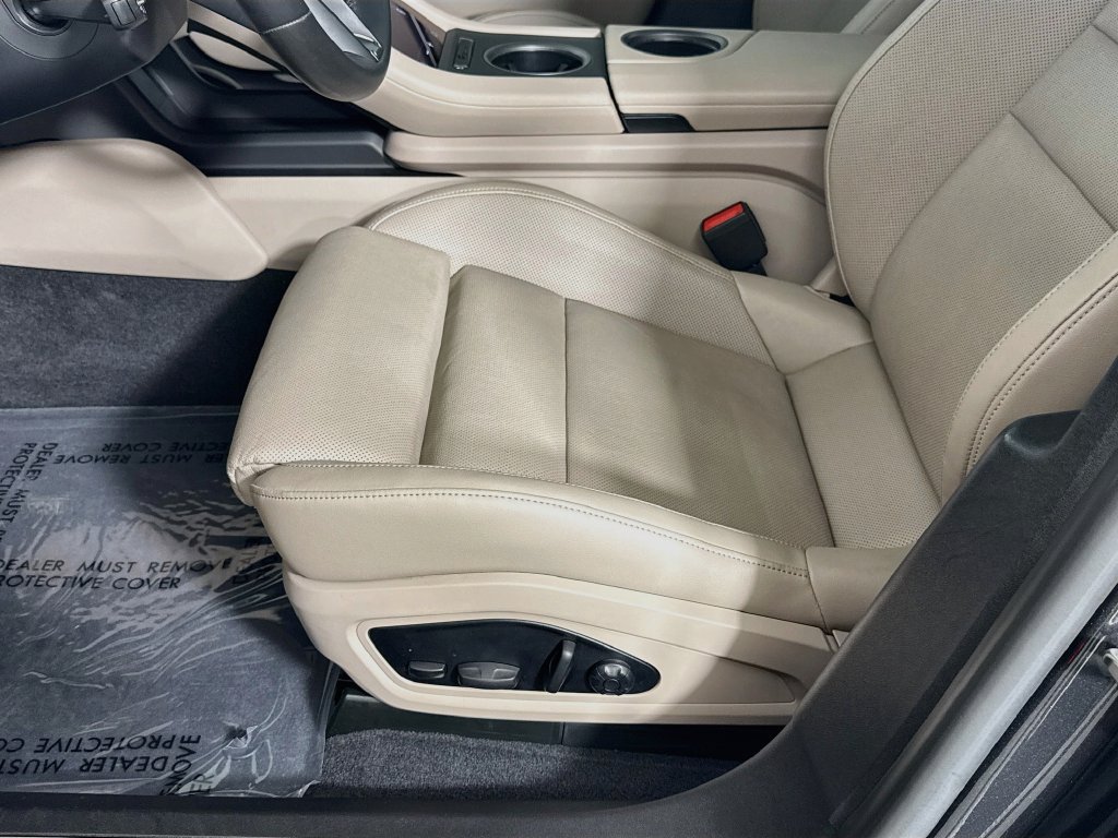 Certified 2025 Porsche Taycan AWD/4WD image 20